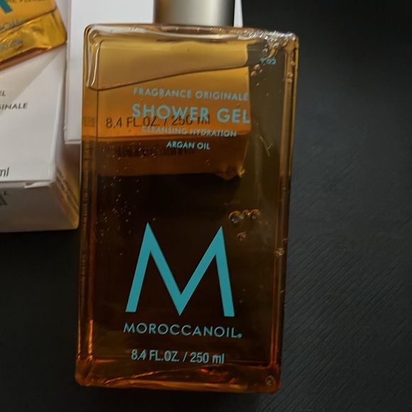 Moroccanoil Amber Shower Gel with Argan Oil - Picture 3 of 5